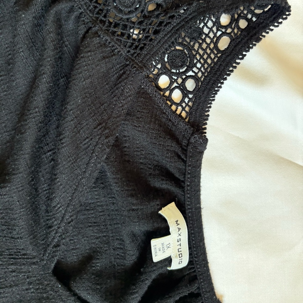 Max Studio black top - Picture 4 of 4